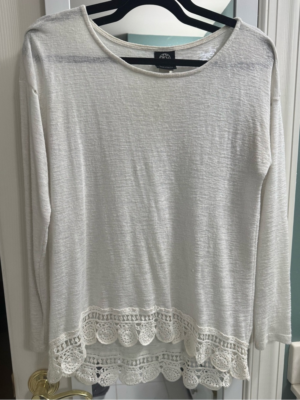 Women’s Cream Long-Sleeve Lace Hem Top S
